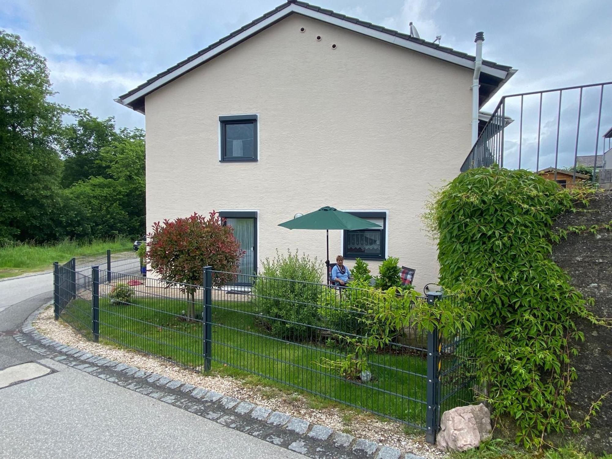 Ferienwohnung Mit Salzachblick Laufen Exterior foto