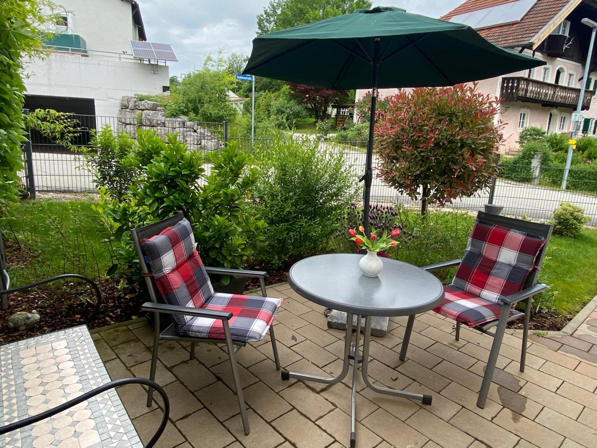 Ferienwohnung Mit Salzachblick Laufen Exterior foto